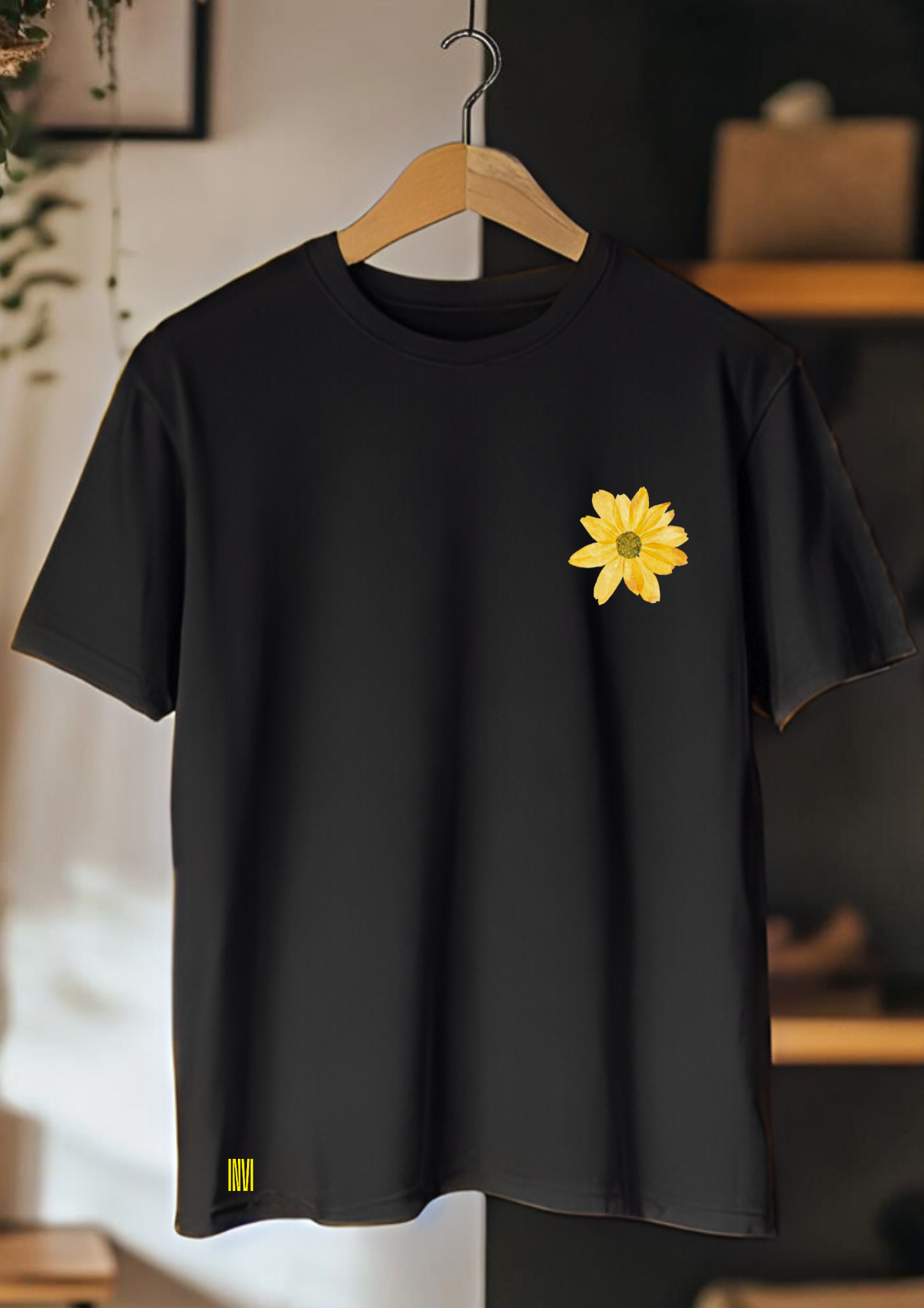 BLOOMING SUNFLOWER BLACK TEE